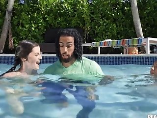 Kira Perez & Fiona Frost Got Fucked By The Pool